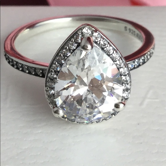 Pandora teardrop ring size 7 ✨💍✨💍✨ - Picture 2 of 7